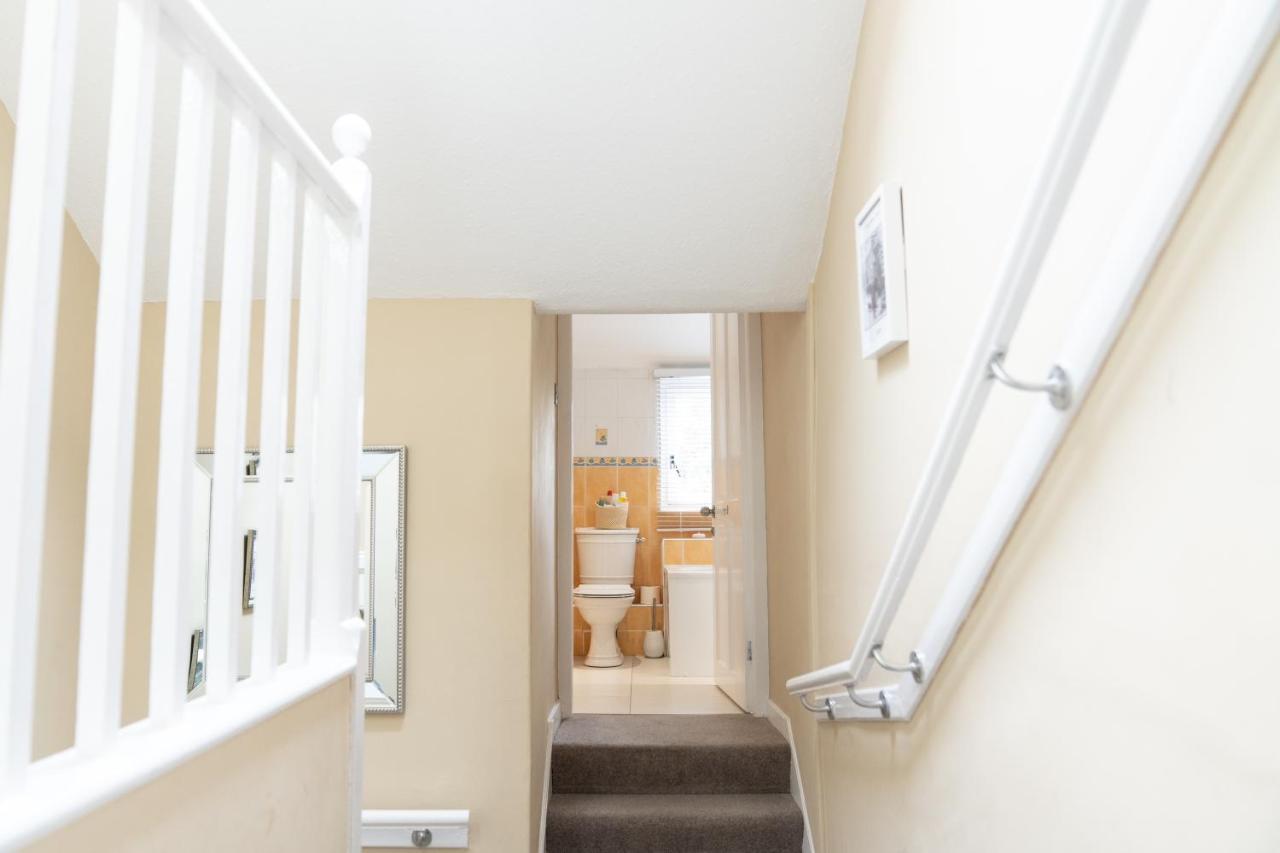 4 Private Bedroom House With 3 Parking Spaces Free Perth Buitenkant foto