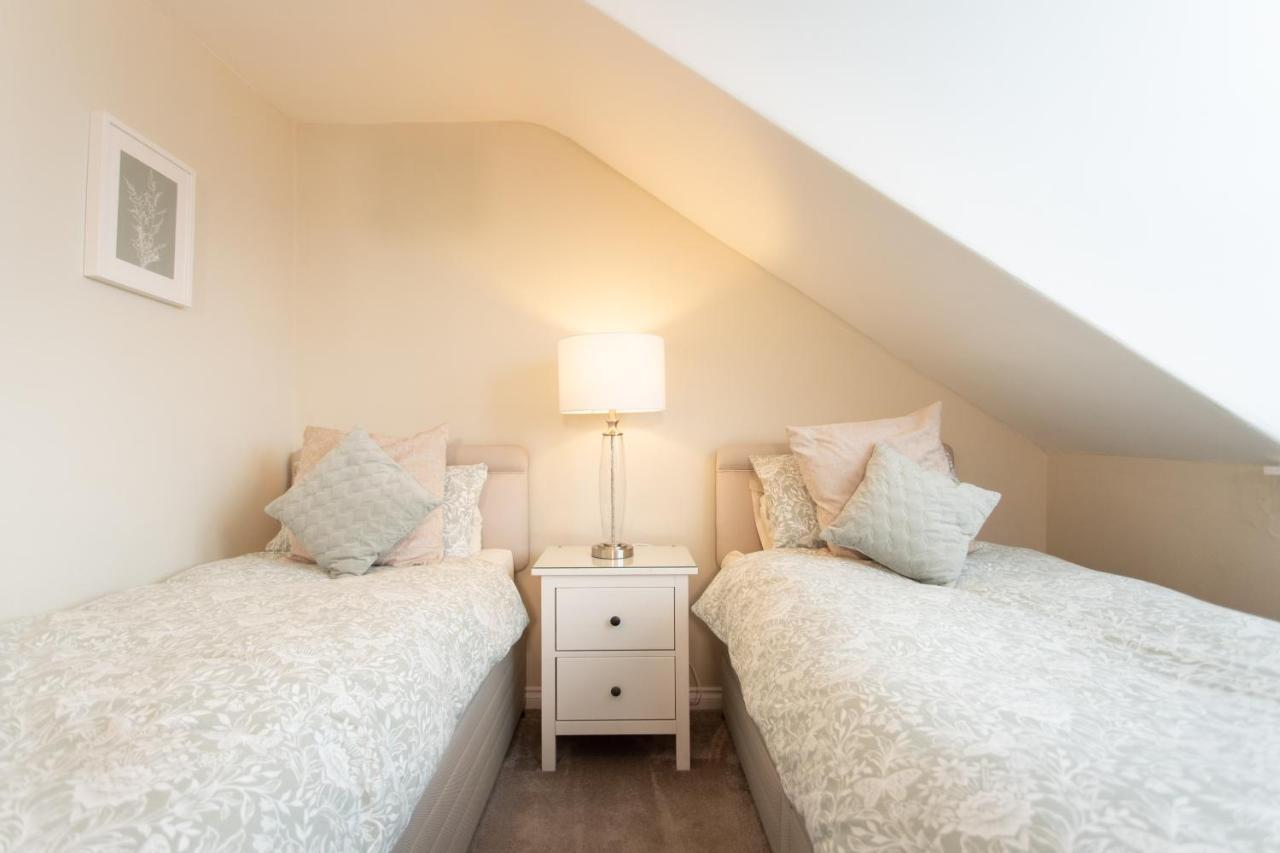 4 Private Bedroom House With 3 Parking Spaces Free Perth Buitenkant foto