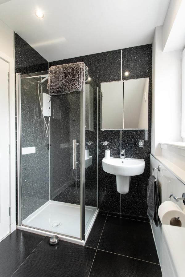 4 Private Bedroom House With 3 Parking Spaces Free Perth Buitenkant foto